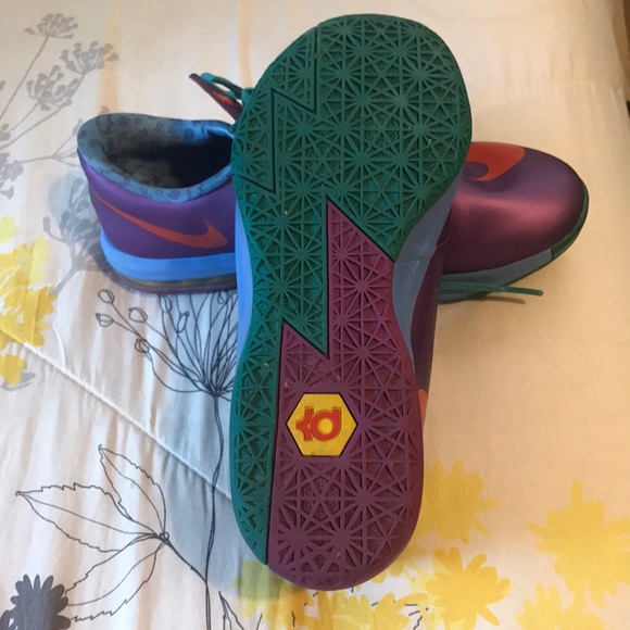 Shoes - Picture 2 of 3